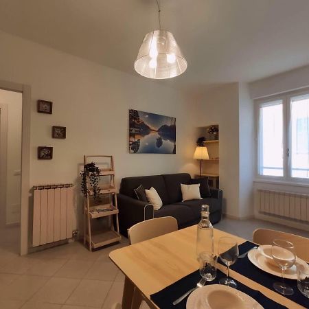 La Casina Al Lago Mandello del Lario Bagian luar foto